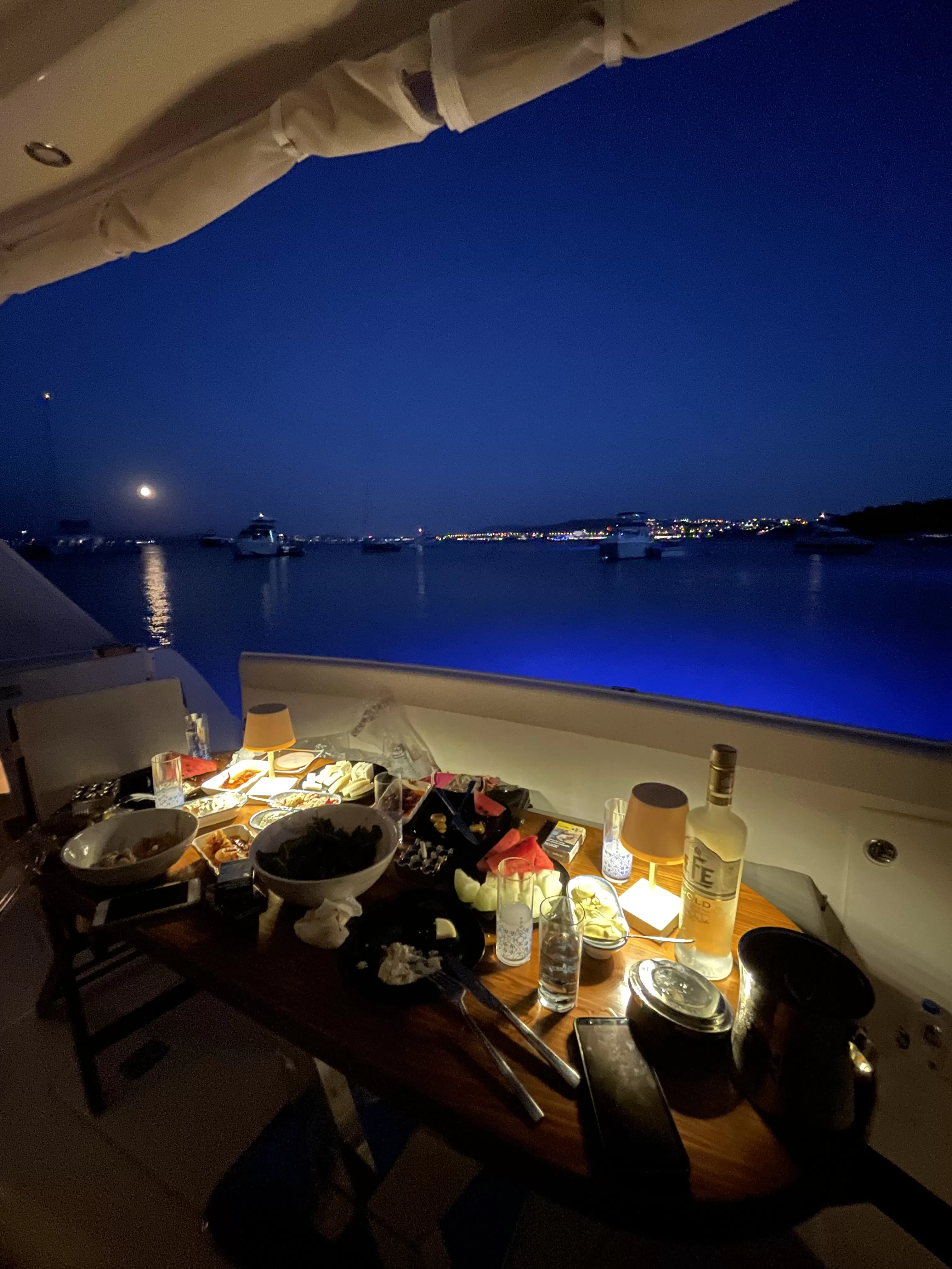 çeşme yat kiralama 66